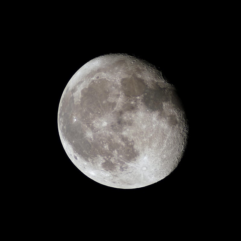 Solaris Resort, Moon